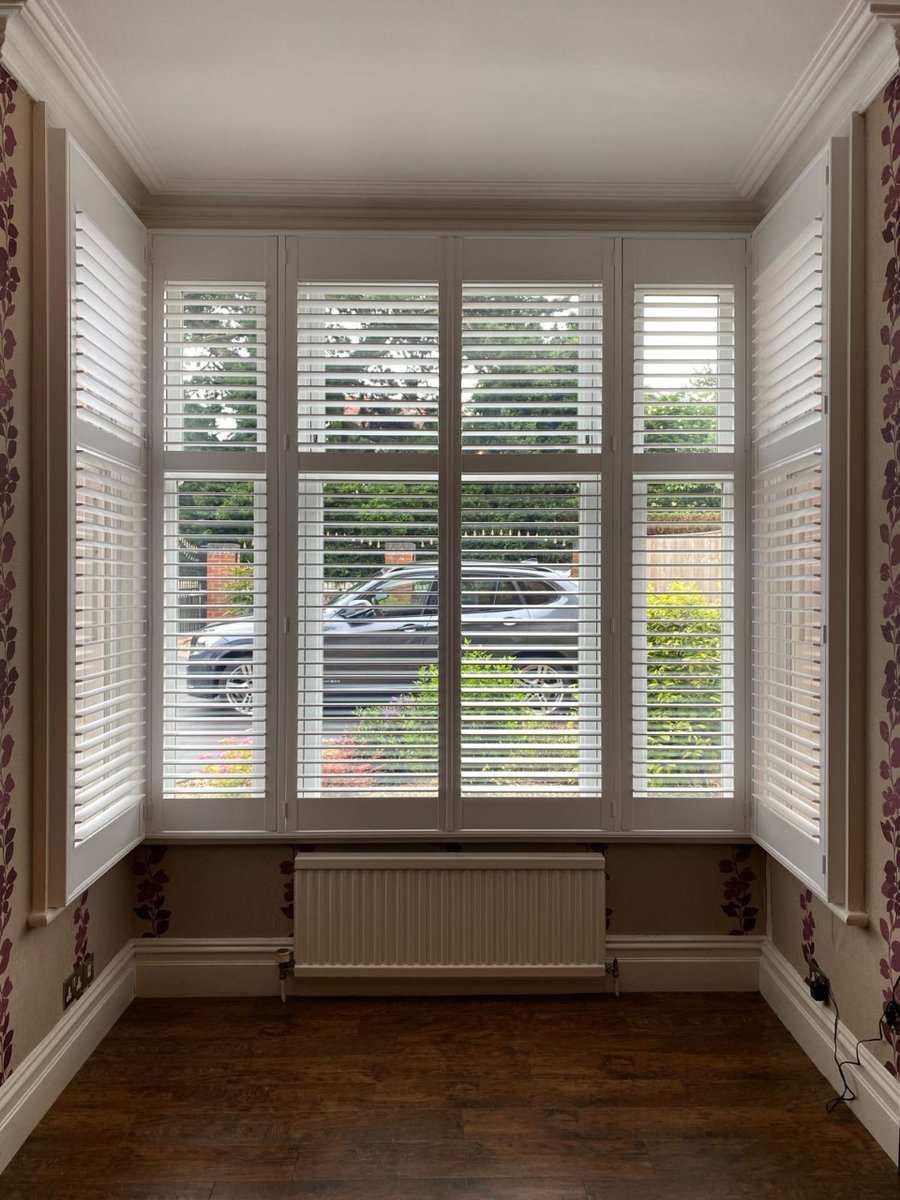 ShuttercraftGL's tweet image. Create a cosy and inviting atmosphere in your home with shutters! Their natural wood finishes and elegant designs add warmth and character to any room, making them the perfect choice for creating a welcoming environment. 

#CosyLiving #ShutterWarmth
