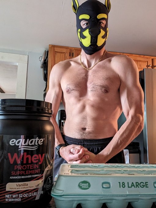 Nicwoh isn't sure he is supposed to participate in #flexfriday ... maybe will anyway so I can show you<a href="/tag/flexfriday"class="tags"><span>#flexfriday</span></a>