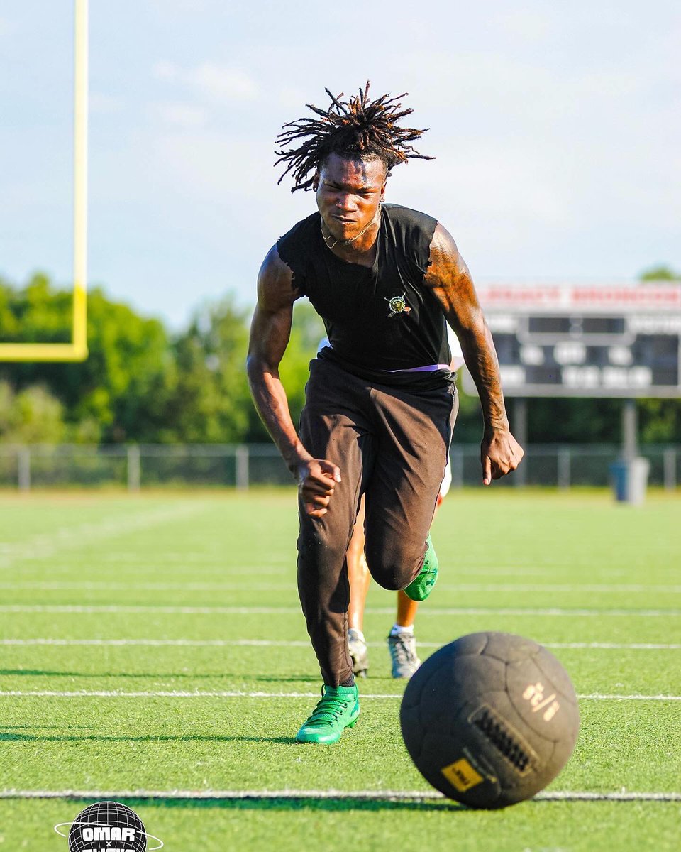 𝘈𝘴𝘩𝘵𝘰𝘯 ’𝐗-𝐅𝐚𝐜𝐭𝐨𝐫’ 𝘓𝘰𝘵𝘵 tweet media