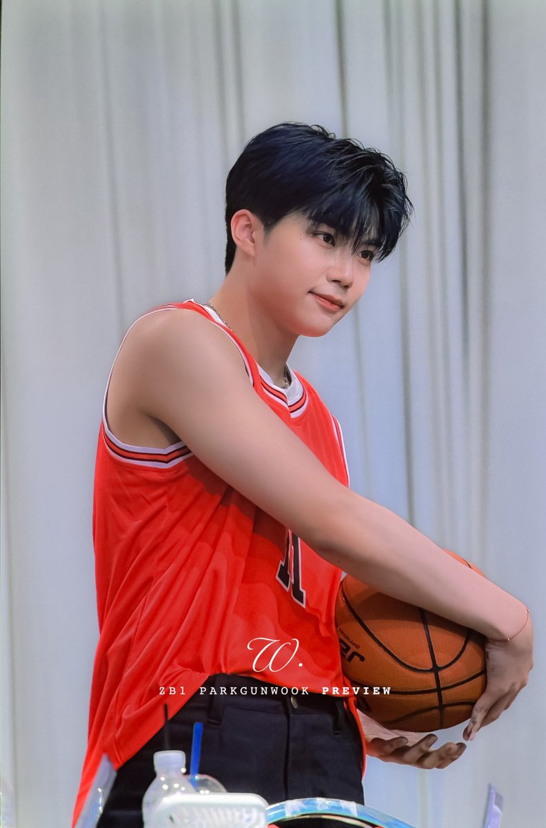 gvnwkie's tweet photo. OK TROY BOLTON https://t.co/Ty229kvfqx