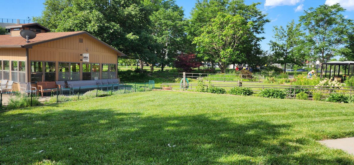 Extension Master Gardeners at the <a href="/HealthDouglasCo/">Douglas County Health Department</a> Teaching garden yesterday. Some minor hail damage but nothing too serious. #NebExt <a href="/DouglasCountyNE/">DouglasCountyNE</a>