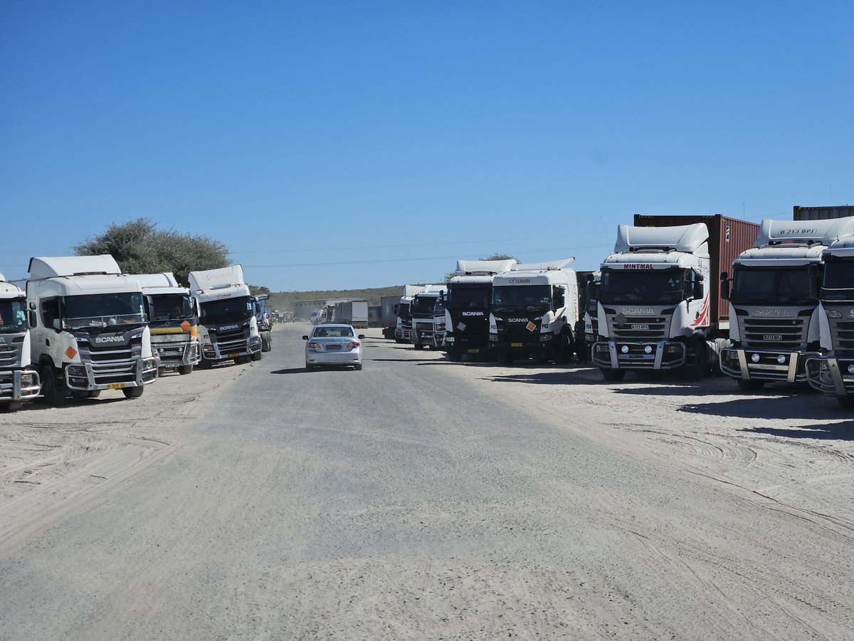 FinanceNamibia's tweet image. The Minister is satisfied with the progress so far, things look promising! #TransKalahari #BorderPost #OneStopBorderPost