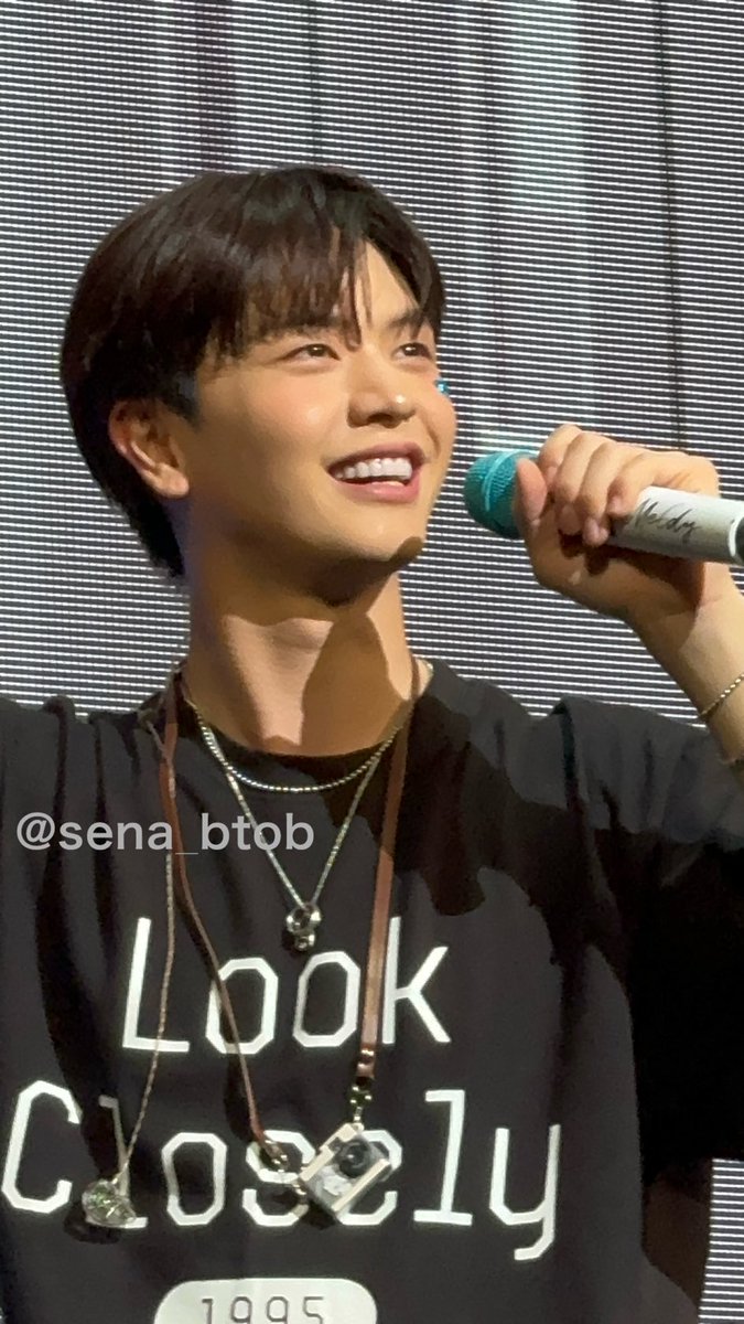 sena_btob's tweet photo. ソンジェ　육성재 팬미팅 https://t.co/AAiea9JKLm