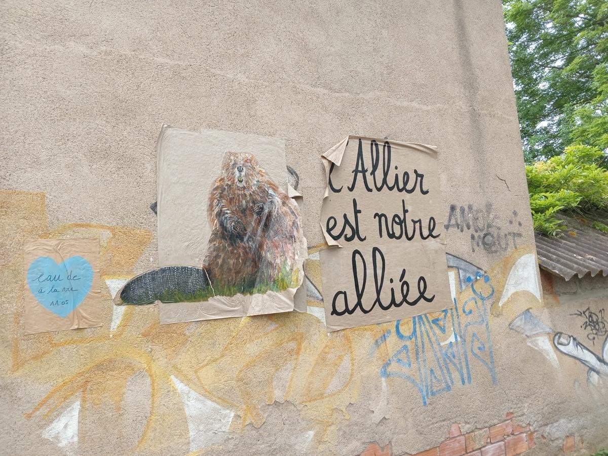 💧 Joie de publier aujourd'hui ma première enquête sur l'excellent média <a href="/Vert_le_media/">vert</a>. Elle concerne les "giga-bassines" envisagées dans le Puy-de-Dôme.

👉 Pour lire l'enquête, en accès libre : vert.eco/articles/les-g…