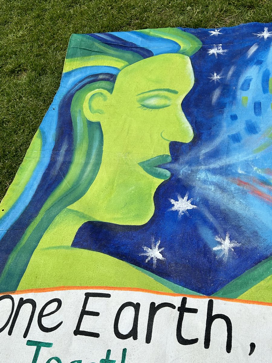 More Friday inspiration. Here's the #GlastonburyFestival #ClimateJustice banner by Colne Engaine CofE Primary School <a href="/VineSchools/">Vine Schools Trust</a> We can't wait to hang it at <a href="/Oxfambg/">OX Fam</a> &amp; then take it to Glastonbury. Amazing creativity &amp; imagination KS2