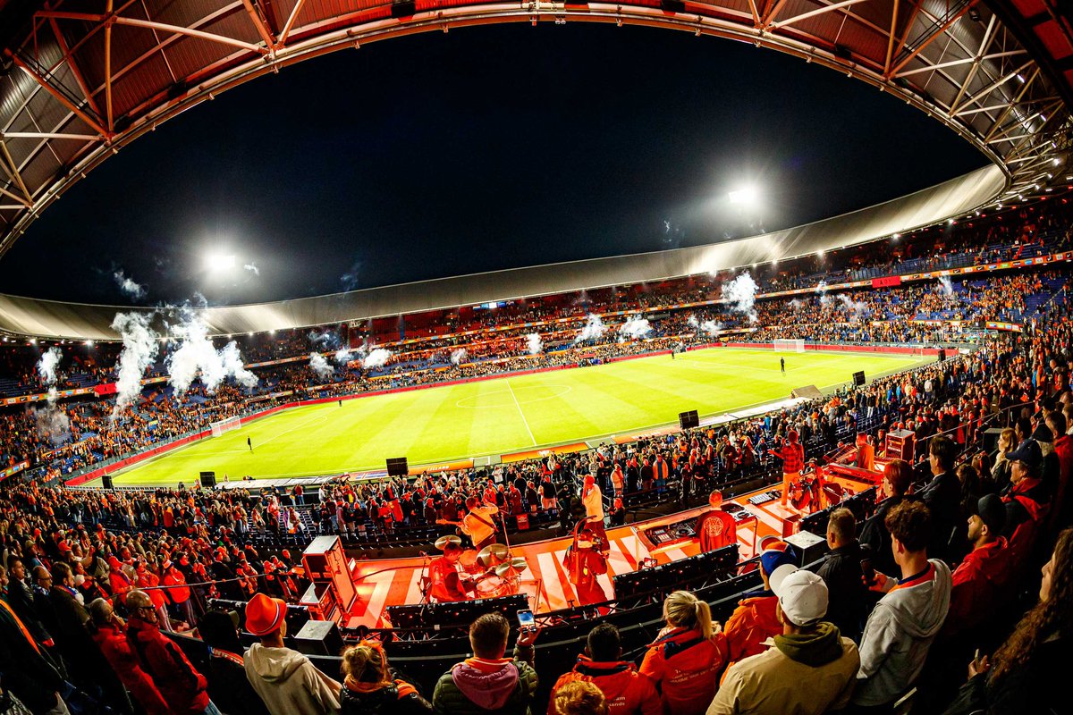 arminvanbuuren's tweet image. Go Holland! 🦁 It was such an honor to perform at the final game before #euro2024 last Monday 🔥 Good luck in Hamburg and see you there this Sunday! 👊