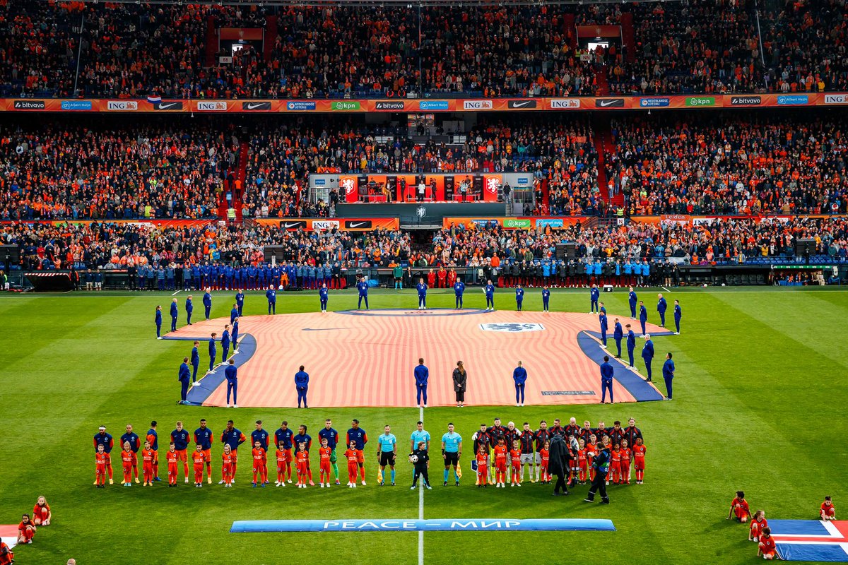 arminvanbuuren's tweet image. Go Holland! 🦁 It was such an honor to perform at the final game before #euro2024 last Monday 🔥 Good luck in Hamburg and see you there this Sunday! 👊