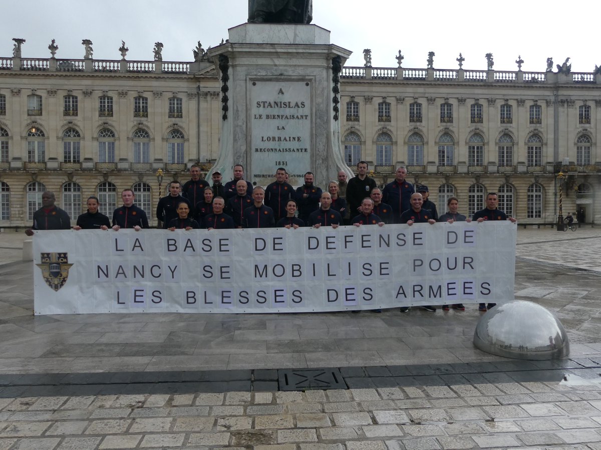 Le GRS-NE a organisé ce matin différentes activités aux côtés de <a href="/BasedefNcy/">Base de défense de Nancy</a> dans le cadre de l'opération #AvecNosBlessés sous la pluie nancéenne, avec une arrivée sur la place Stanislas
