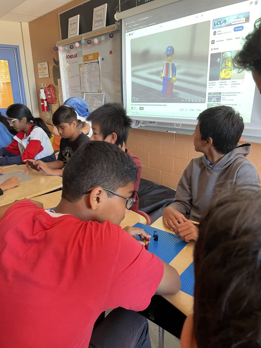 STOP animation!!! What a great workshop! Student-led -now that’s Genius! #genius #leaders #stopanimation <a href="/tomkenroadms/">Tomken Road Middle School</a> <a href="/TomkenSciTech/">Tomken SciTech</a>