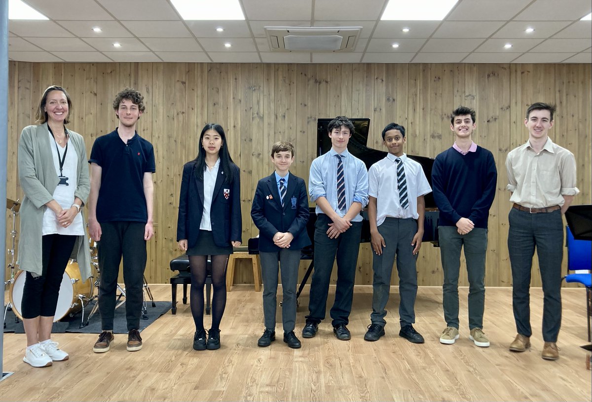 Wonderfully varied #LunchtimeConcert <a href="/AlleynsSchool/">Alleyn's School</a> today to draw our series to a close, with a particular welcome to new Director of Music <a href="/PollyMayMusic/">Polly May</a> &amp; special thanks to Graduate Music assistant #MrBorland who moves on to adventures new in July
#AlleynsMusic #AlwaysAlleyns