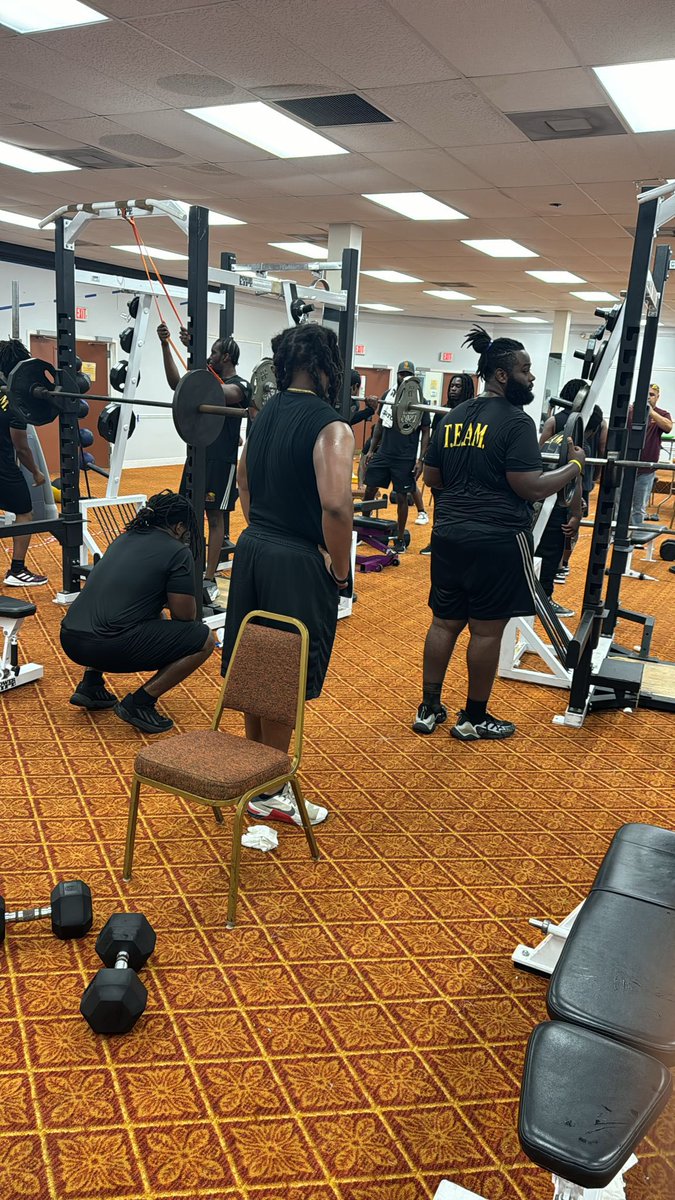 6am work out this morning guys came to work this morning. 1%better this morning. If you are looking for a home this is the place to be. The University of Fort Lauderdale is waiting on you.