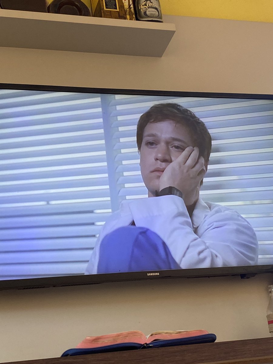duda4dl's tweet photo. adeus mundo,voltando a assistir minha série de conforto ( greys anatomy https://t.co/9N3GnA23ZC