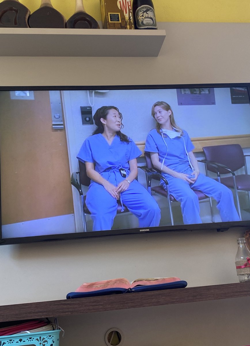 duda4dl's tweet photo. adeus mundo,voltando a assistir minha série de conforto ( greys anatomy https://t.co/9N3GnA23ZC