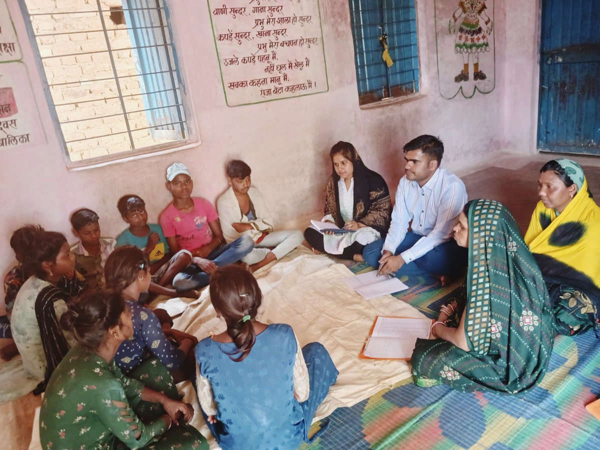 RKSK Program के अंतर्गत 10-19 वर्ष के बच्चों से संपर्क कर स्वास्थ्य संबंधी जानकारी दी गई