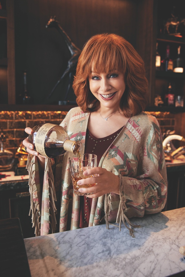 reba's tweet image. Happy National Bourbon Day, y&apos;all! Celebrate with a Limestone Gap Old Fashioned from my book #NotThatFancy! 🥃  Swipe for part of the recipe ➡️

For more recipes, get your copy of Not That Fancy here: amzn.to/4b7rWJQ