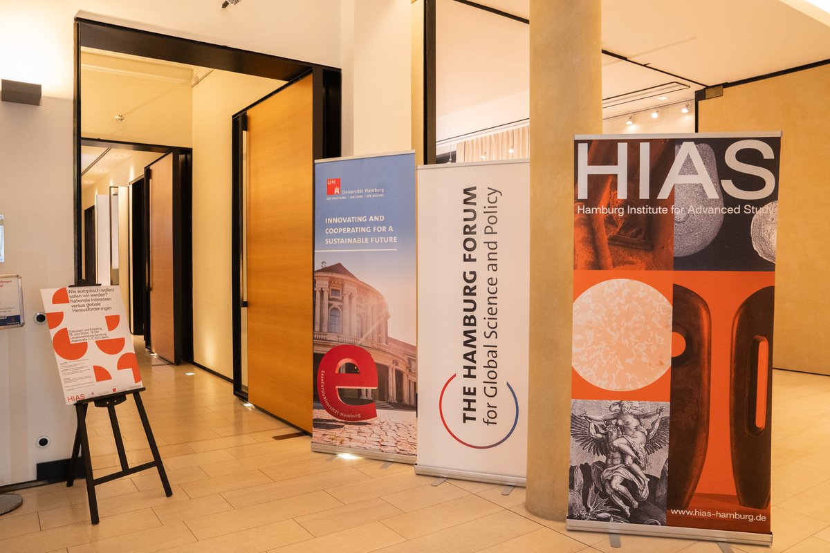 HIAS Hamburg (@hias_hamburg) on Twitter photo Was bedeuten die #EUelections2024 für die fragile Balance von nationaler und europäischer Identität?Wie steht es um die Resilienz der EU? Zu Gast in der <a href="/lv_hamburg/">Landesvertretung Hamburg</a>: <a href="/sigmargabriel/">Sigmar Gabriel</a>, <a href="/TCEuropean/">Thomas Christiansen 🇪🇺🇺🇦</a>, <a href="/chantal_kopf/">Chantal Kopf</a> & Janusz Reiter.Moderator: Markus Kotzur <a href="/unihh/">Universität Hamburg</a>
bit.ly/4bVGgXe Was bedeuten die #EUelections2024 für die fragile Balance von nationaler und europäischer Identität?Wie steht es um die Resilienz der EU? Zu Gast in der <a href="/lv_hamburg/">Landesvertretung Hamburg</a>: <a href="/sigmargabriel/">Sigmar Gabriel</a>, <a href="/TCEuropean/">Thomas Christiansen 🇪🇺🇺🇦</a>, <a href="/chantal_kopf/">Chantal Kopf</a> & Janusz Reiter.Moderator: Markus Kotzur <a href="/unihh/">Universität Hamburg</a>
bit.ly/4bVGgXe