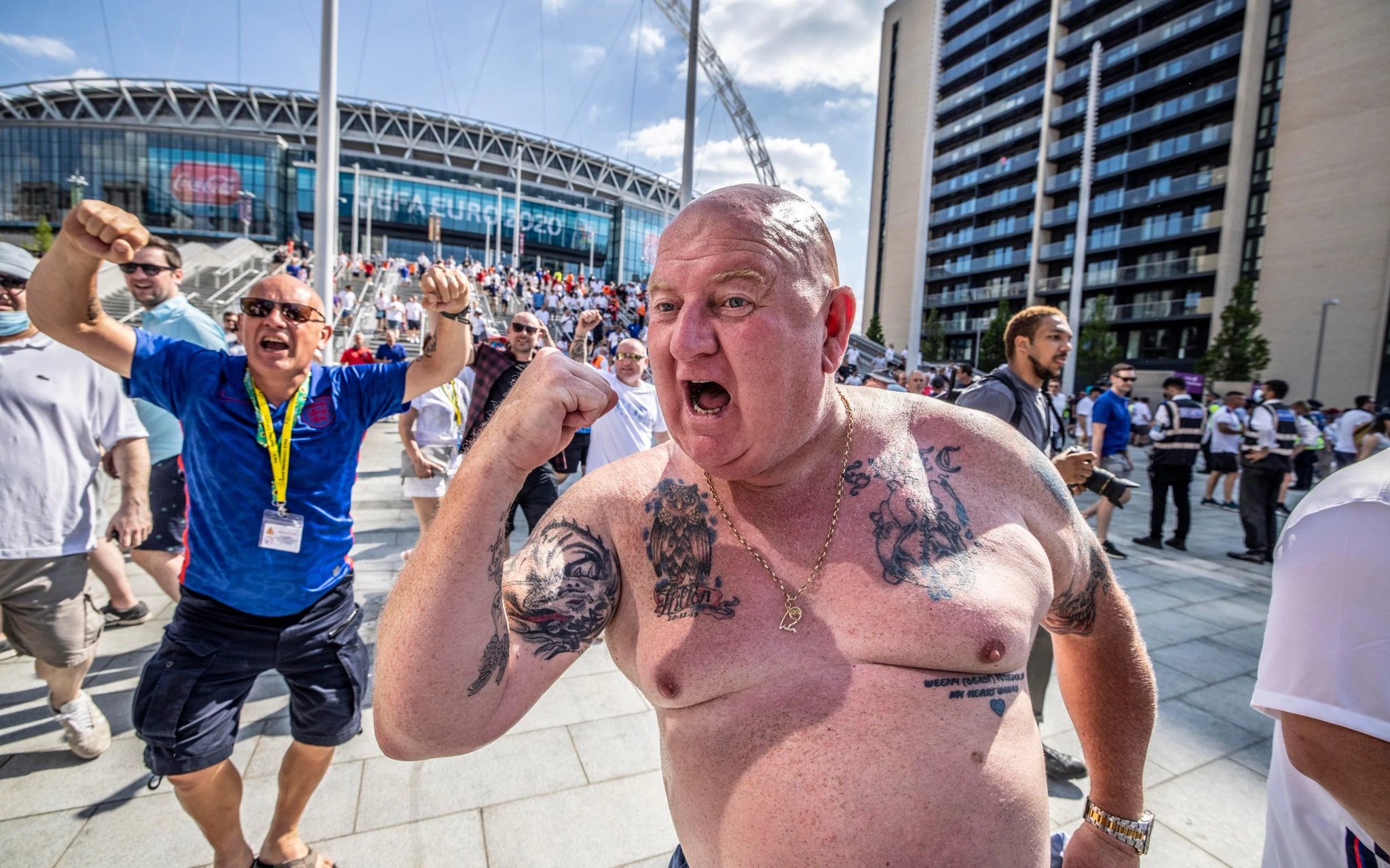 Football Tweet ⚽ on X: "🚨 The German police have issued a warning to  English fans ahead of the EUROs and encouraged them to smoke cannabis  instead of drinking alcohol. @MailSport https://t.co/emk6gVxg5b" /