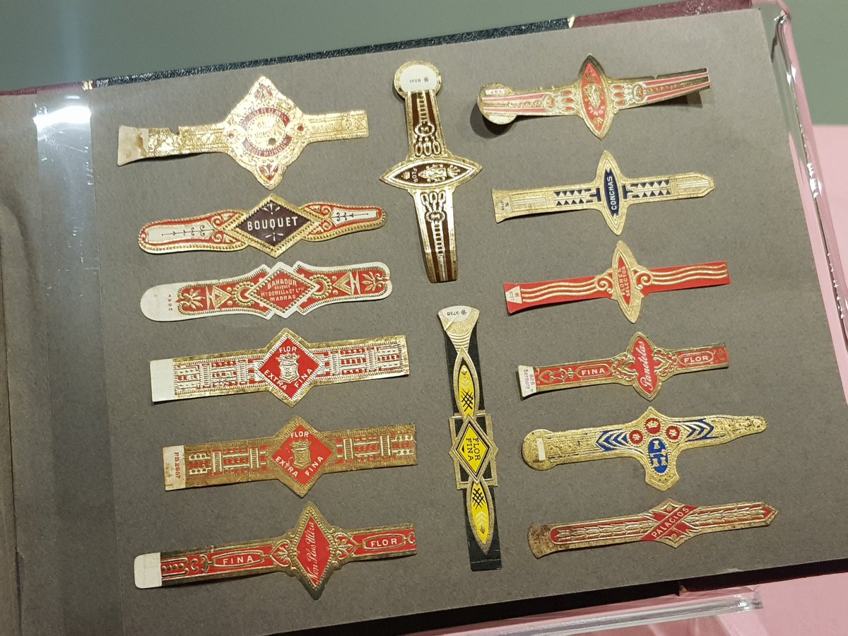 มาคือแค่อยากมาเฉยๆ แต่เพิ่งรู้ว่าช่วงนี้พิพิธภัณฑ์สถานแห่งชาติมีนิทรรศการเกี่ยวกับงานเขียนและงานพิมพ์ ตั้งแต่แบบเรียน กฎหมาย สนธิสัญญา แผนที่ แปลน รูปสเก็ตช์ รูปถ่าย โปสการ์ด ฉลากซิกการ์ ดีมากเลย😭 (แต่เราถ่ายรูปไม่สวย🙏)
ปล. น่าจะมีถึงสิ้นเดือนมิ.ย.