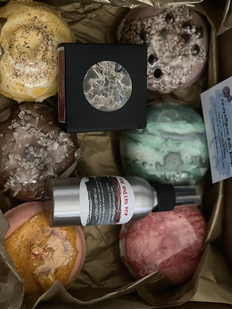 JumpyJellybean_'s tweet photo. This could be one of your packages but you haven’t made your spa day order at the link 👇🏽 

Treat yourself or someone you love to a spa day at home with one of these boxes 📦 

https://t.co/CsgDk3VU2r https://t.co/N2iuYHzLXF