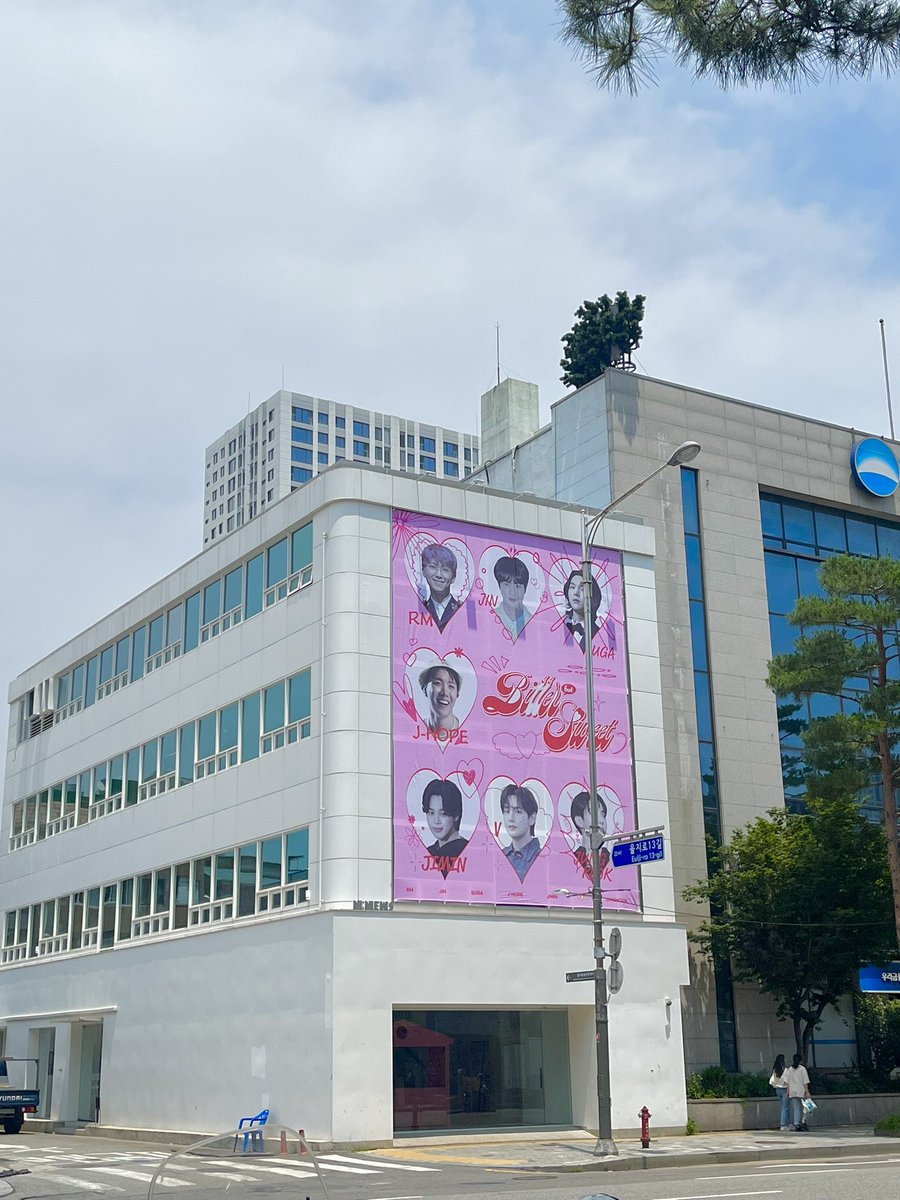 bitter_b_sweet's tweet photo. ʙᴛs 𝟷𝟷ᴛʜ ᴀɴɴɪᴠᴇʀsᴀʀʏ 
ᴘᴏᴘ ᴜᴘ&amp;ᴇxʜɪʙɪᴛɪᴏɴ

𝐁𝐢𝐭𝐭𝐞𝐫 𝐛𝐮𝐓 𝐒𝐰𝐞𝐞𝐭 

[𝘀𝗲𝗼𝘂𝗹] D-1 

내일 만나요💜

📍뉴스뮤지엄 을지로점
🗓️6/15(토)-6/16(일)

#BTS https://t.co/4A9XLxuMBQ