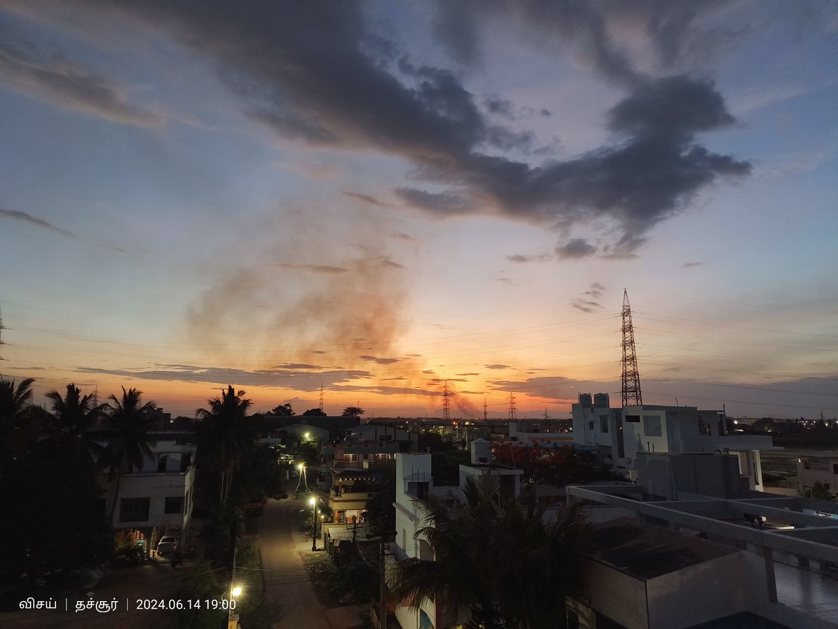 the_vjay's tweet photo. வான மேடையில் மேக நாடகம் 😍 https://t.co/bxaYCfC0ZH