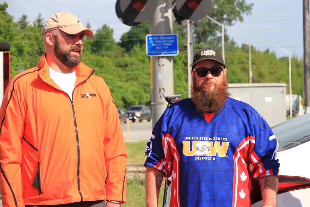 kernaghant's tweet image. Great conversations yesterday with USW Local 2918 members fighting for fairness and liveable wages. Thanks for standing strong and standing up for each other! 
@uswdistrict6 #FairWagesNow #LdnOnt