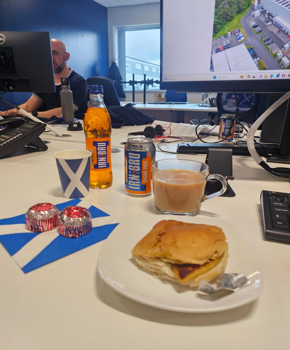 We're Kickin Off the Euro Celebrations! ⚽
Today at HQ, we're enjoying rolls ‘n’ sausage/tattie scone and our nation's drink <a href="/IrnBru/">IRN-BRU</a>🧡
The Tartan Army, including some of our staff, is en route to Germany to support our team tonight. Come on, Scotland! 💙🏴⚽
#Scotland #Euro2024