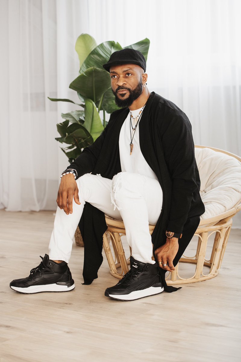 iamjoelegacy's tweet image. My favorite is slide 4 what’s yours?🤔 
Happy weekend ✌🏽🥂 Love is the message! ❤️

🎵What is love to you? 

#joelegacy #pics #love