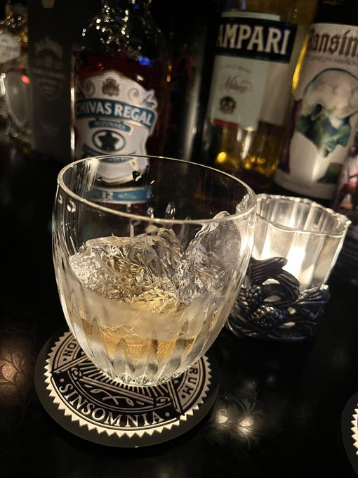 お友達のお店なのです✨ 新宿歌舞伎のsinsomniaです♪  ウィスキーバーなのよん！ 宜しく✨ https://t.co/0VBZcm05yb