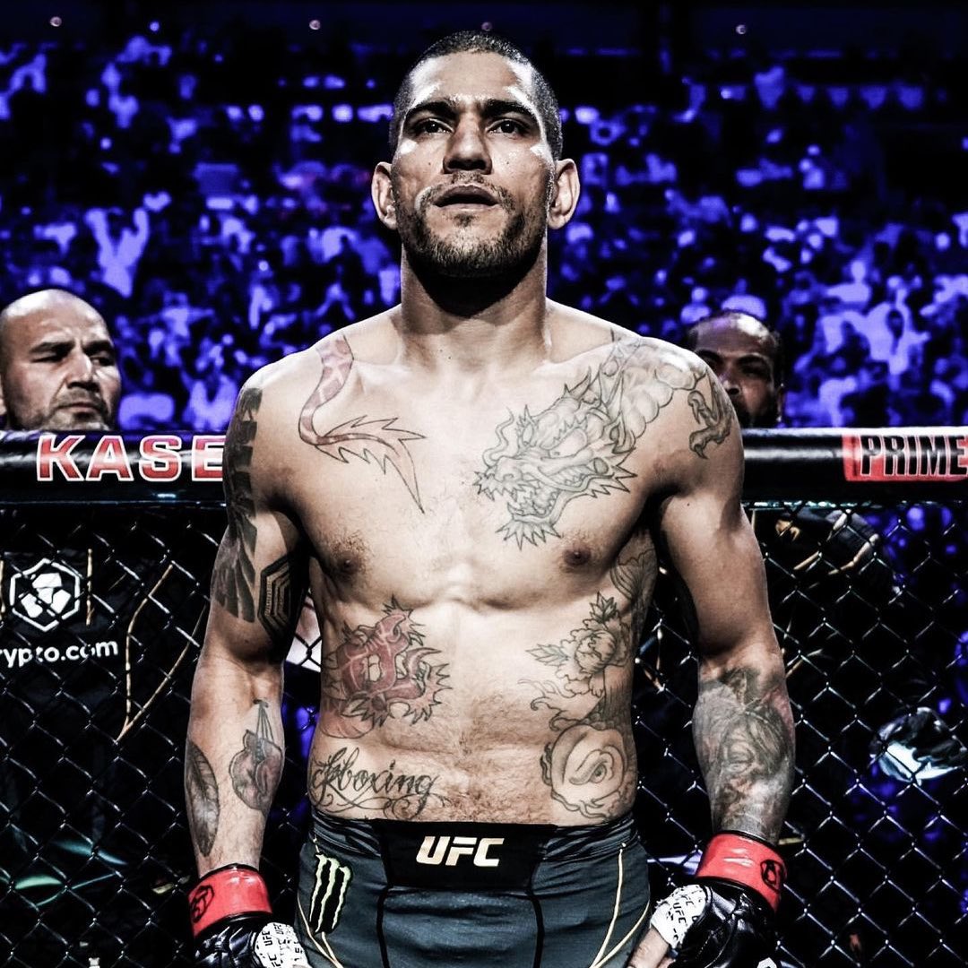 RevolutionMMA_'s tweet image. Alex Pereira est-il selon vous le nouveau visage de l’UFC ? 🇧🇷

Pour rappel, en moins d’un an Alex Pereira c’est :

- Main event de l’#UFC295 suite au forfait de Jon Jones.

- Main event de l’#UFC300, alors que l’UFC peinait à trouver une affiche emballante.

- Main event de