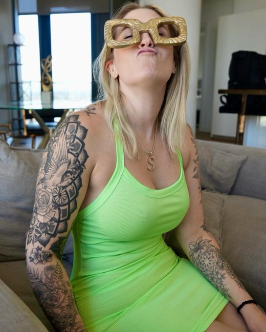 Is green my color 😊? https://t.co/OMGhYOS15E