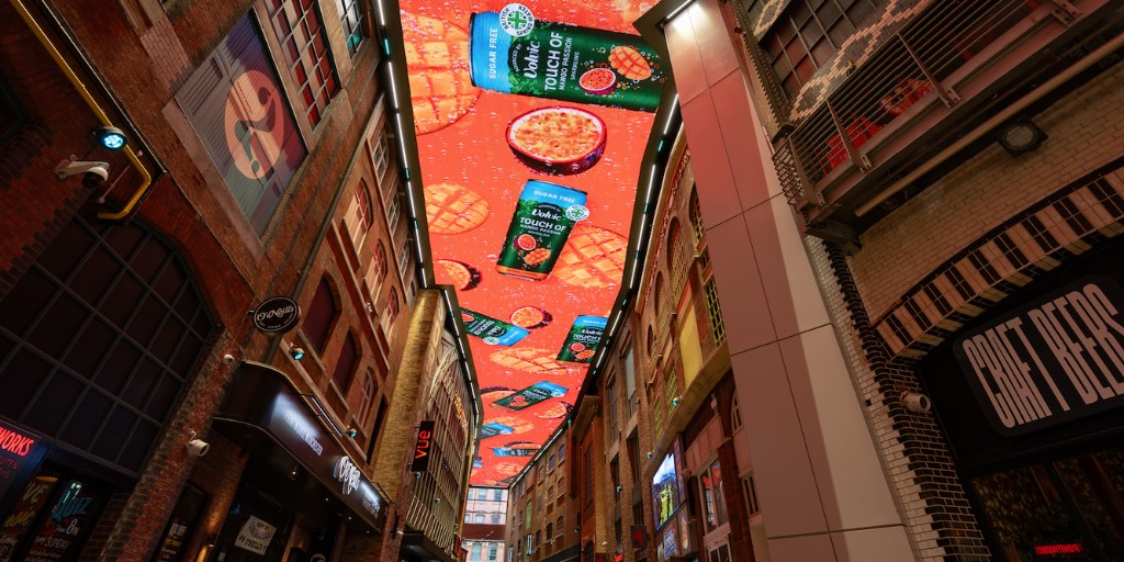 Have you seen the juicy new addition splashed across our screens this month featuring <a href="/volvic_uk/">Volvic</a>?  😍 💧

Our cutting-edge digital screens will showcase the new cans 'Volvic Touch of Fruit' 🤩 

What would you like to see on our HUGE screens next? 🤔👇