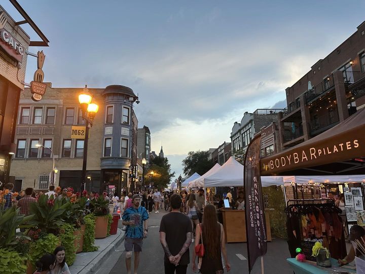 Warm summer nights are just around the corner.☀️
Tag who you’re brining to WPF!
Link in bio #WPF23 #wickerparkfest #chicagoartist #festlife #wpbssa33 #ssa