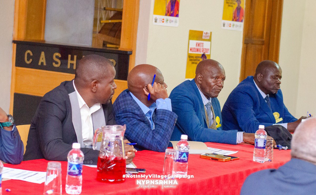 <a href="/UNFPA/">UNFPA</a> 🇿🇼 @NACZimbabwe &amp; <a href="/YPNZimbabwe/">YPNHW Zimbabwe</a> &amp; partners hav begun sensitisation meetings with traditional leaders ahead of the launch of the ‘NotInMyVillageCampaign’ that seeks 2 engage traditional leaders as champions 4 positive change 2 harness their influence 2 #EndTeenagePregnancy