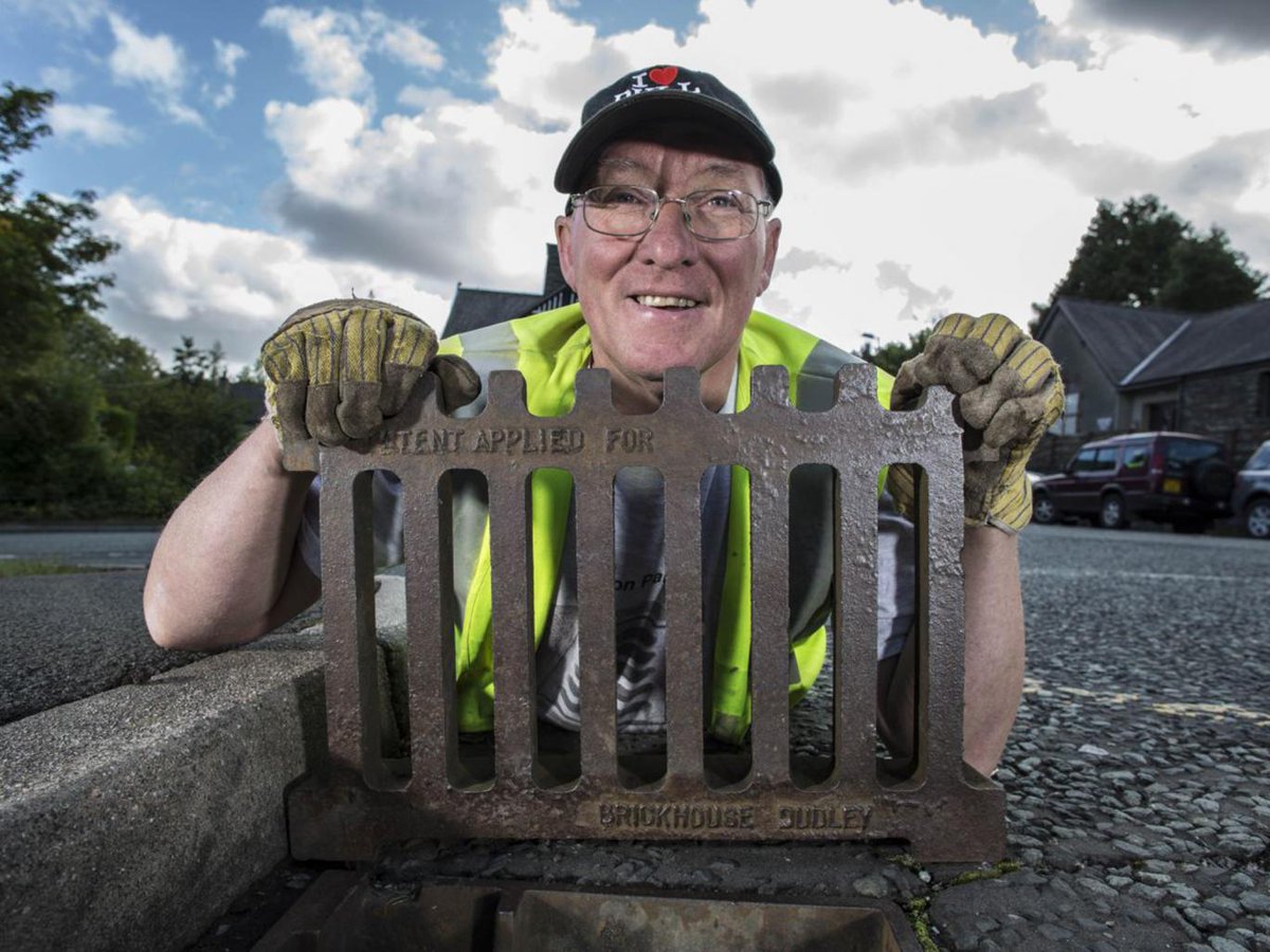 TheLengthsman's tweet photo. Just been booked by #Seascale @WomensInstitute to hear my talk "My Life in the Gutter" in November 👍
Am moving up the West Coast !
#CelebrityLengthsman
#Publicspeaking https://t.co/FEhhP4KedU