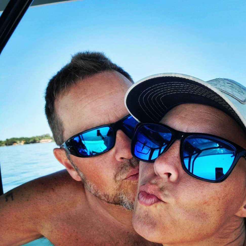 mdwst_beachbums's tweet image. Happy Friday from a couple of SUN KISSED BUMS 🌞 
#stpete #florida #beachbums