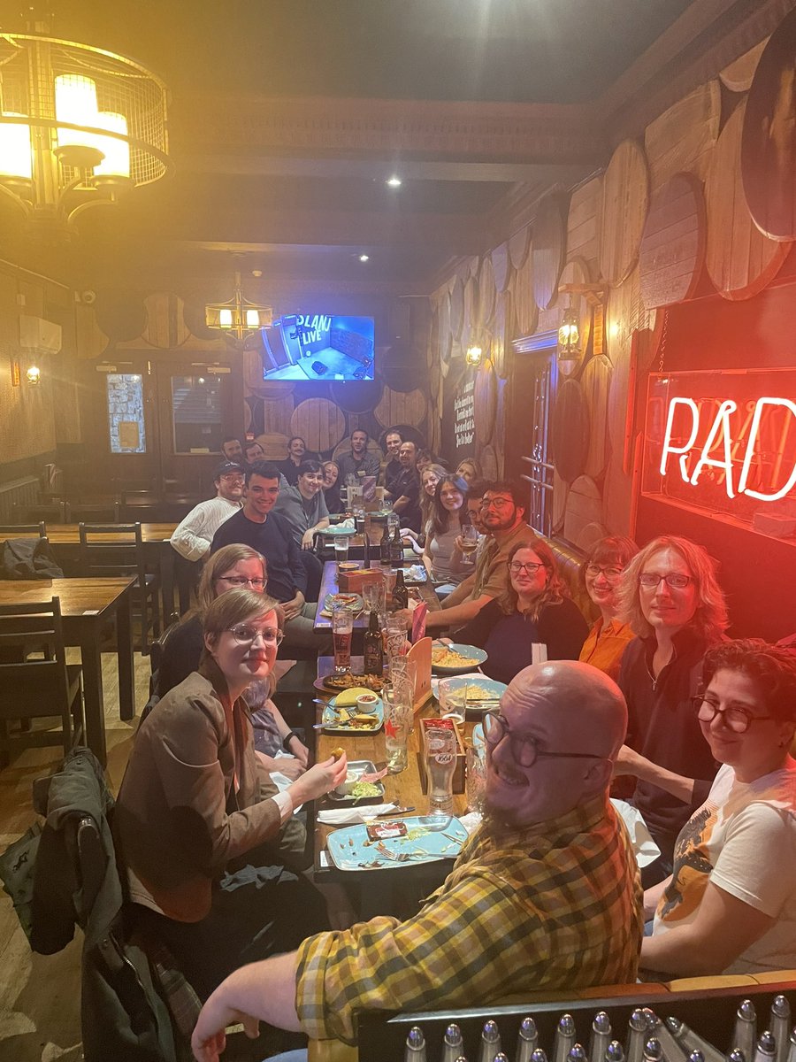 Yesterday, after the incredible welcome reception for #RSVP24, the RSVP postgraduates met at a local Stirling pub to forge connections and sing karaoke 🎤 the increasing presence of young periodicals scholars at our annual conference is a testament to our ever growing field!