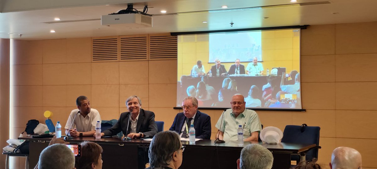 SUPOBarcelona's tweet photo. Conferència sobre la medicina legal i forense a càrrec dels doctors @DrJosepArimany i Narcís Bardalet celebrada ahir i organitzada per @SUPOBarcelona. Èxit de convocatòria, interessant i didàctica. Gràcies a tothom que ho ha fet possible. @UPBarcelona @enricboti https://t.co/Qf9OYF7wuj