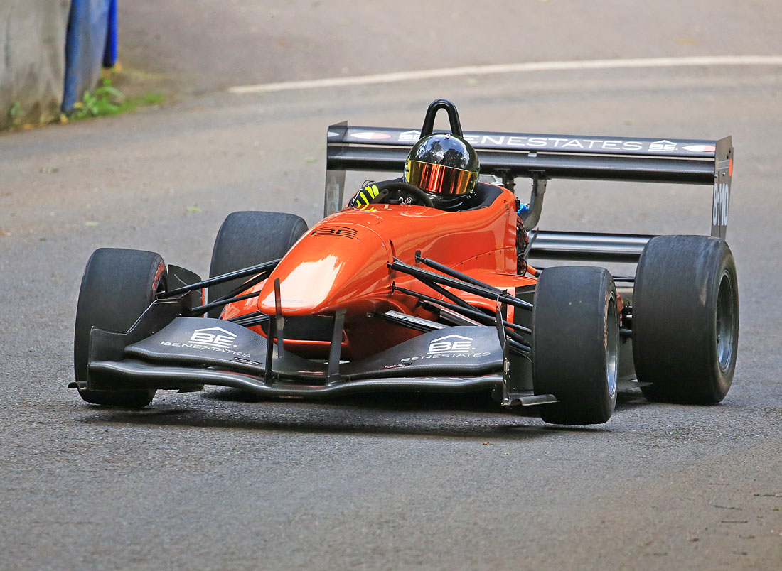 Zach Zammit lifts a wheel through the Esses <a href="/shelsleywalsh/">Shelsley Walsh</a> ........<a href="/ZacharyZammit/">Zach Zammit</a> <a href="/EmpireRaceCars/">Empire Racing</a> #Hillclimb