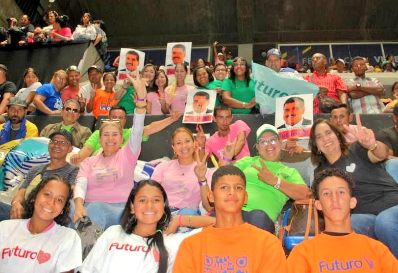 Si todos nos enfocamos en alcanzar el camino de paz y prosperidad que necesitamos este 28 de Julio al salir a Votar haremos realidad ese sueño
#Futuro 🇻🇪#14Jun | 🇻🇪 #VenezuelaYSuGenteBella <a href="/movfuturoven/">Movimiento Futuro</a> <a href="/NorisHerrerar/">Noris Herrera</a> <a href="/HectoRodriguez/">Héctor Rodríguez C.</a> <a href="/VillegasPoljak/">Ernesto Villegas Poljak</a>
#Lara
#Venezuela
#FelizViernes