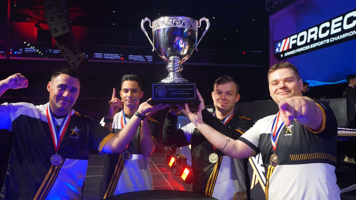 AirForceGaming's tweet photo. Happy 249th birthday to our U.S. Army pookies π«Ά
Did we mention that the U.S. Army Esports team won #FORCECON this year? https://t.co/nty9kuEMVX