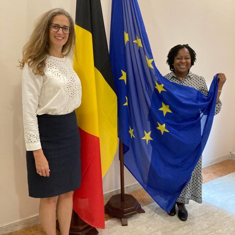 Met with award-winning journalist @AsmaaKJames from #SierraLeone ahead of a mission to #Freetown of one of our diplomats 🇧🇪🤝🇸🇱

Asmaa will soon be visiting the European Parliament, a timely visit to report on the recent EU #Elections 🇪🇺🗳️ &amp; #EU-#Salone partnership!
