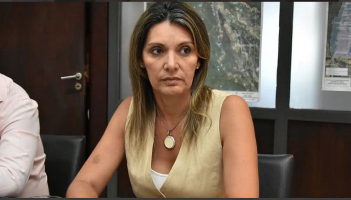 Laura Caballero asumió en el IPV

El cambio en la presidencia del Instituto Provincial de Vivienda se oficializó por decreto N° 351

El gobernador <a href="/GustavoSaenzOK/">Gustavo Sáenz</a> puso en función a la arquitecta entendiendo que la vivienda es un derecho para los salteños

salta.gob.ar/prensa/noticia…