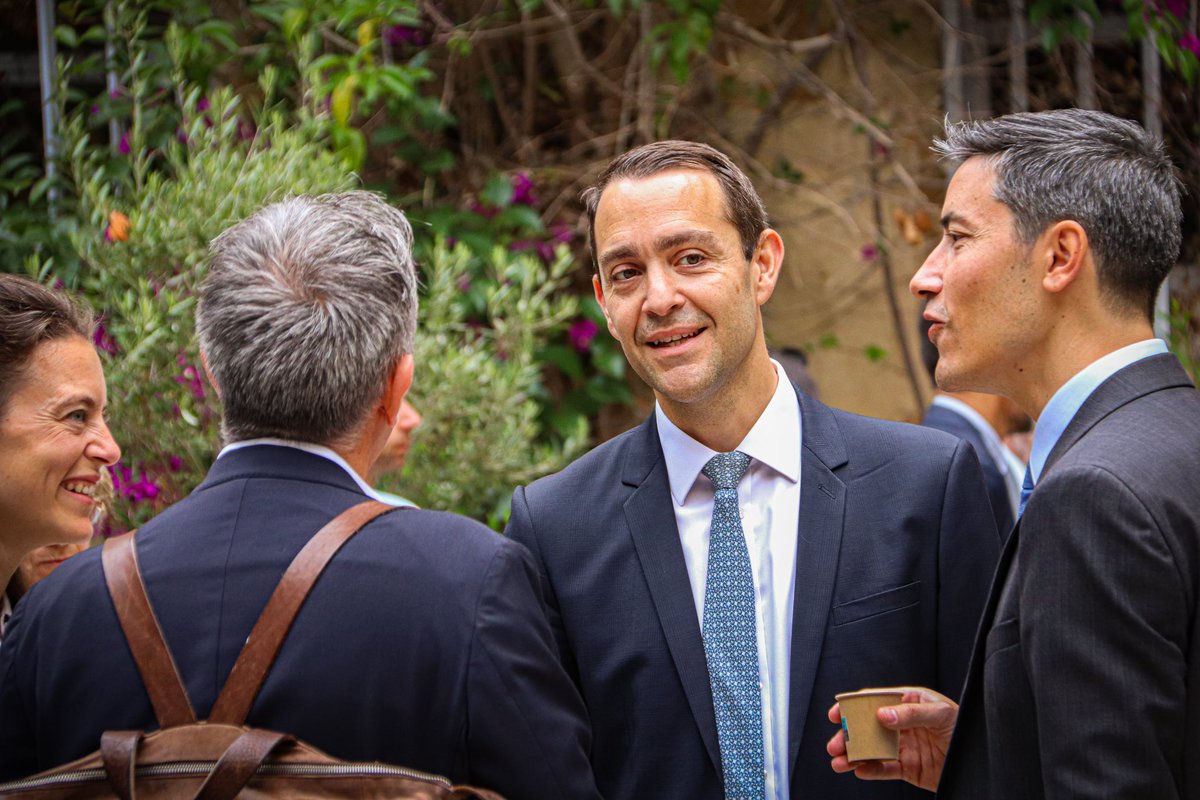 FDSP AMU (@fdspamu) on Twitter photo Au coeur des Entretiens Portalis - Édition 2024 sur le thème « Sport & Droit »🏈⚖️
🤝Fruit d’un partenariat entre la Faculté de droit et de science politique et le monde judiciaire local, ces entretiens visent à promouvoir le dialogue entre universitaires et praticiens du droit Au coeur des Entretiens Portalis - Édition 2024 sur le thème « Sport & Droit »🏈⚖️
🤝Fruit d’un partenariat entre la Faculté de droit et de science politique et le monde judiciaire local, ces entretiens visent à promouvoir le dialogue entre universitaires et praticiens du droit