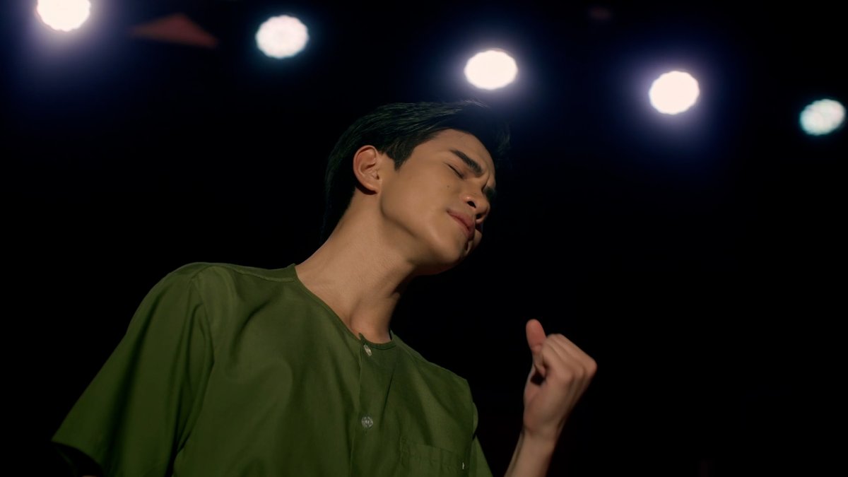 GMMTV's tweet photo. จะผิดไหมหากฉันฝันบ้าง
สักวันคงดีงามดั่งเขา
มีรักมีอ้อมแขนประคองกอด
ไร้ซึ่งใครทำร้ายและกลิ้งกลอก
บอกตัวเองทุกคราว

ว่าใครคนนั้นกำลังตามหา
ชะตากำลังนำพาให้พานพบ
ใครที่จะมีไหล่ให้ซบ
และโอบกอดใจของฉันจากนี้ไป...

#MyLoveMixUpTHep2
@tawattannn https://t.co/46bLgC26eW