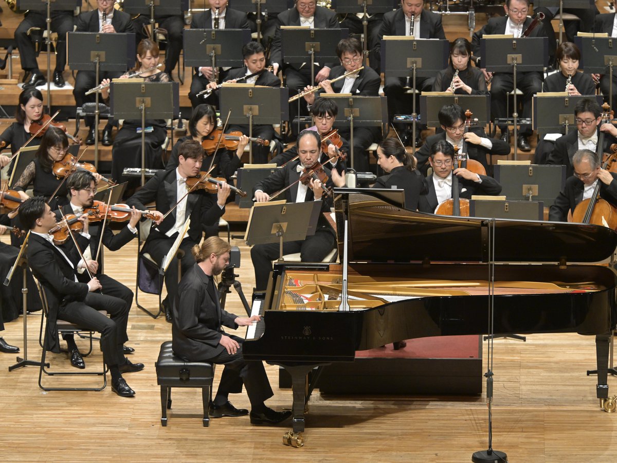 NHKSO_Tokyo's tweet photo. #N響 第2014回定期公演Cプログラム1日目
2024年6月14日(金)#NHKホール
指揮:#沖澤のどか
ピアノ:#デニス・コジュヒン
#イベール/寄港地
#ラヴェル/左手のためのピアノ協奏曲
#Ibert #Ravel #NodokaOkisawa #DenisKozhukhin
色彩豊かな #フランス プログラム。異国の情景を描いた《寄港地》が冒頭を飾り、ラヴェル《左手》ではコジュヒンの繊細かつ躍動感あふれるソロに魅了されました✨