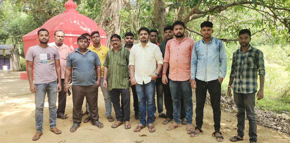 sumanaitc7's tweet photo. Get Together 🤝 #Nayagram #Keshiary ❤️
#Tapoban_Trip 🛣️ https://t.co/1g3six2UWH