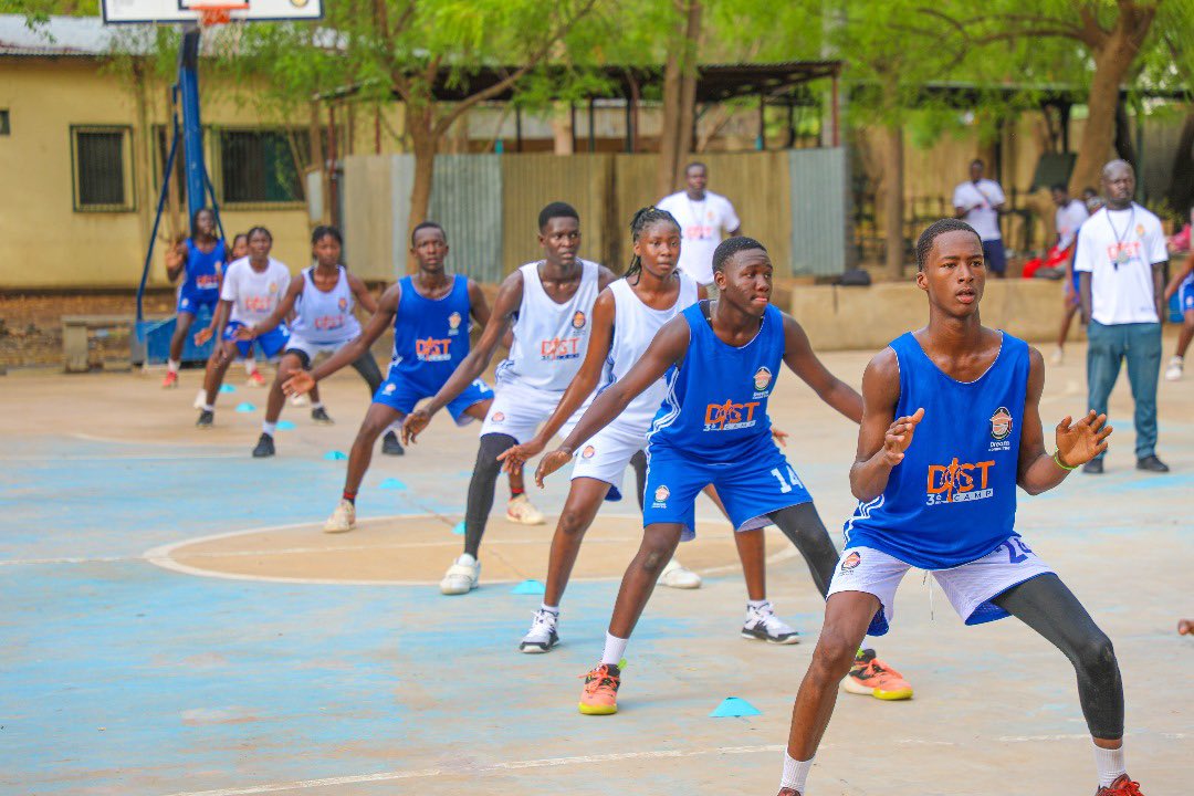 dreamsIsReal_Td's tweet photo. DCT CAMP 3

Première étape ✅

Ce matin, on a appris :

👉🏿 Défense individuelle sur porteur et sur non porteur👉🏿 Close-out
👉🏿 Défense sur un attaquant qui coupe vers le panier avec et sans ballon

#DCTCAMP3 #DeeamIsReal #together #basketball #tchad https://t.co/rb71dF6atF