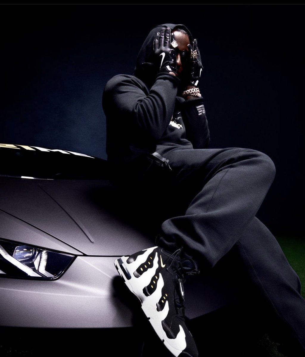DeionSanders's tweet photo. $anders$ family ain’t playing baby! https://t.co/u81MIuOFvJ