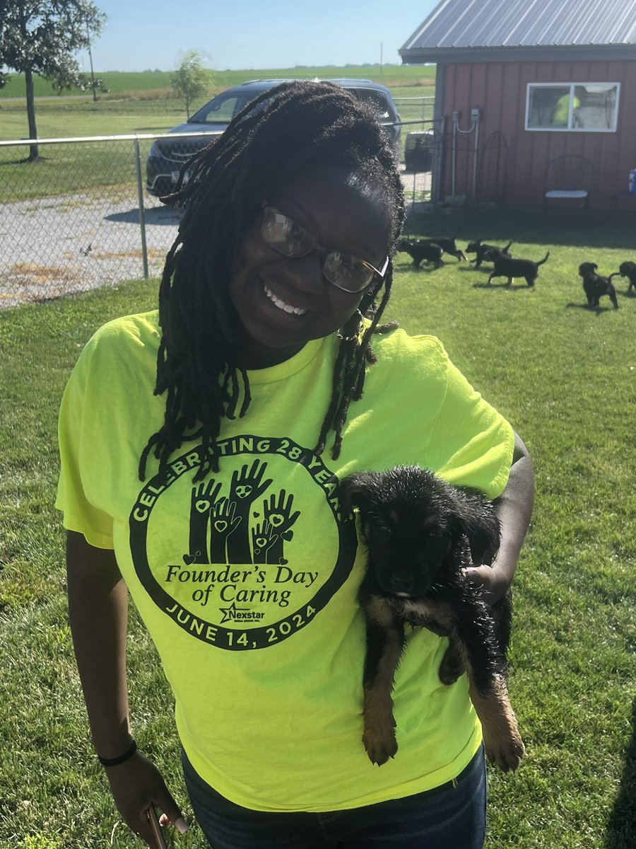 snewell78's tweet photo. We have puppies to play with at our WMBD Nexstar Founders Day of Caring. #nexstarnation #nexstarfdoc2024 https://t.co/GF7VGGaJWl